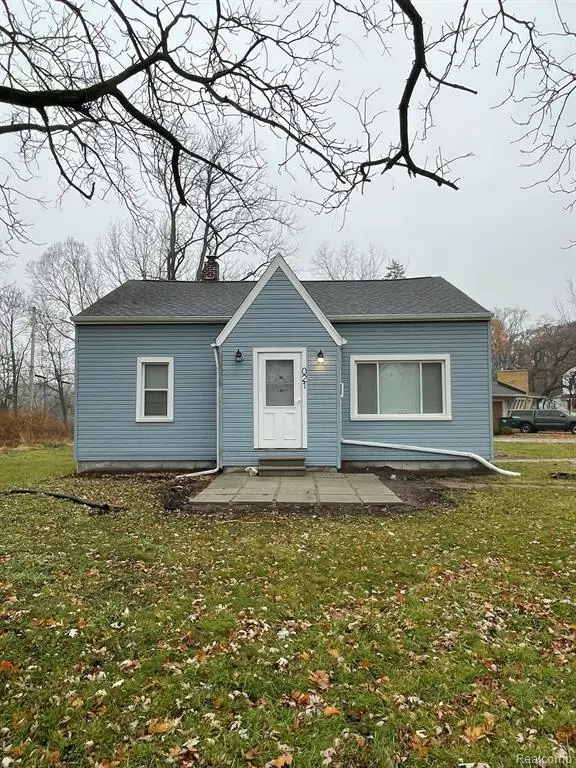 3021 N Grand River, Lansing, MI 