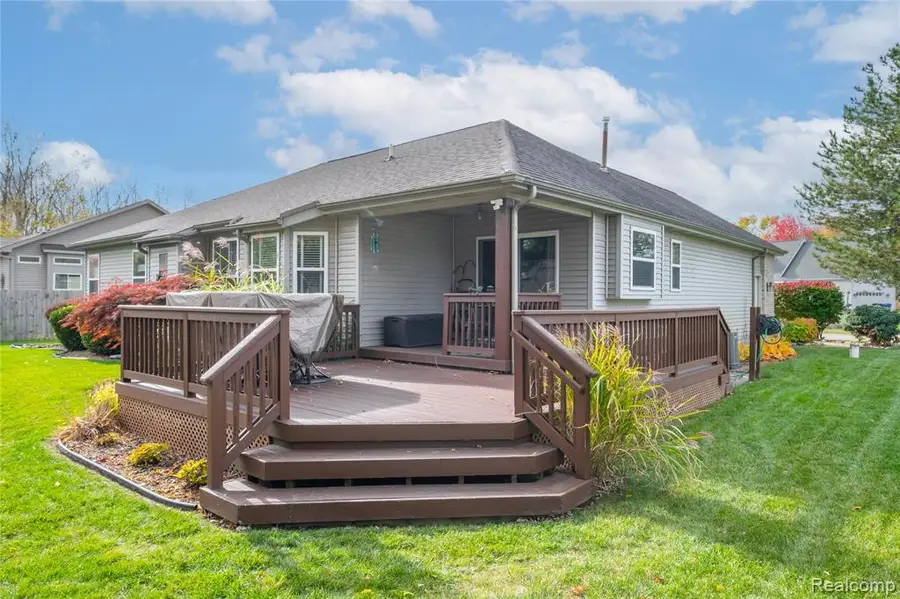 2420 Torrey Grove, Fenton, MI 48430 - #2