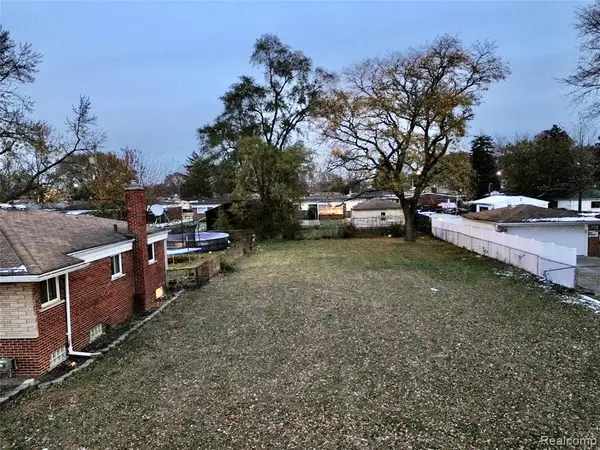 24134 Loretta, Warren, MI 