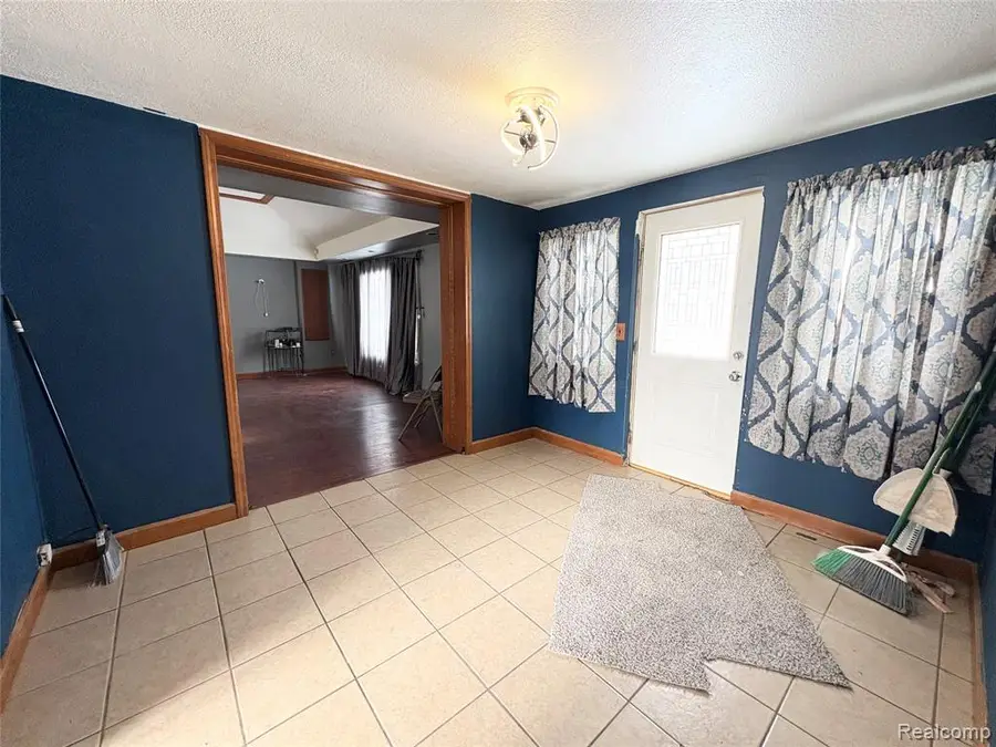 2374 Bradford, Grand Blanc, MI  - #3