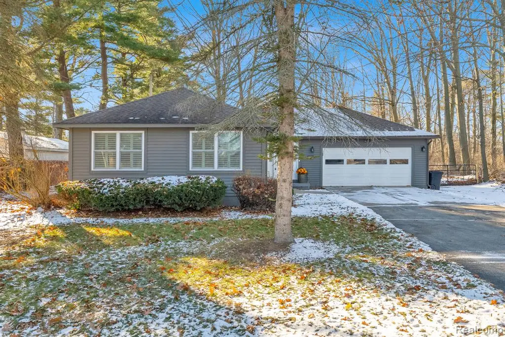 5569 Lakeshore, Fort Gratiot, MI  - #1