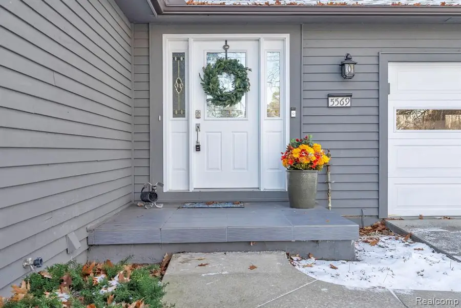 5569 Lakeshore, Fort Gratiot, MI  - #3