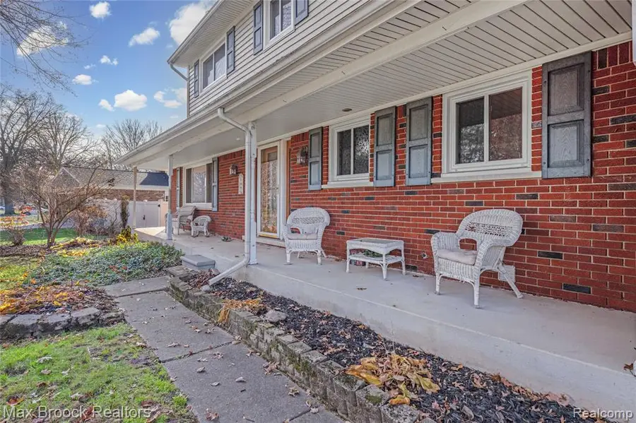 6335 Thorneycroft, Shelby Charter Township, MI  - Image #3