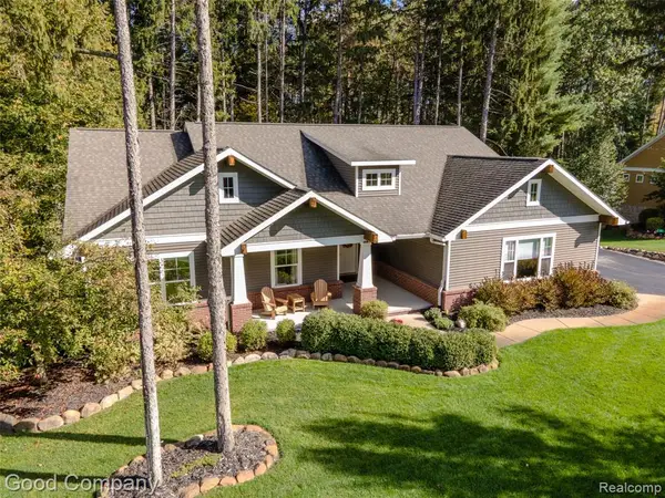 8726 Sunrise Mist, Pinckney, MI 