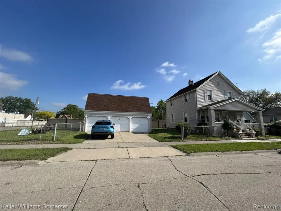 919 E Jarvis, Hazel Park, MI  - Image #2