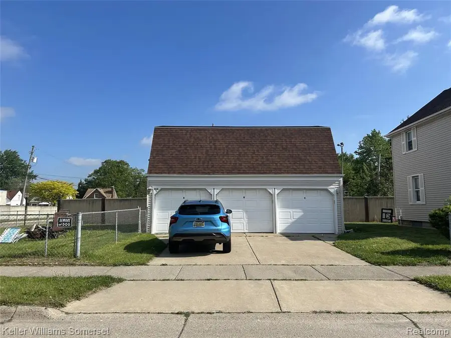919 E Jarvis, Hazel Park, MI  - Image #3