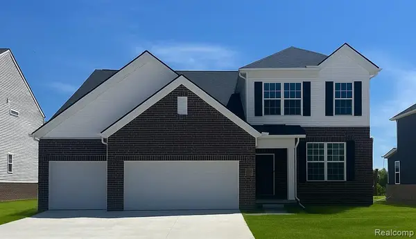 51341 Deerbrook, Macomb, MI 48042