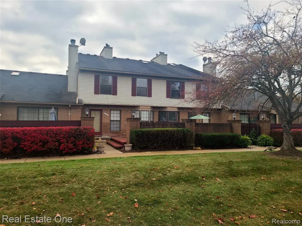 38872 Country #90, Farmington Hills, MI  - Image #1