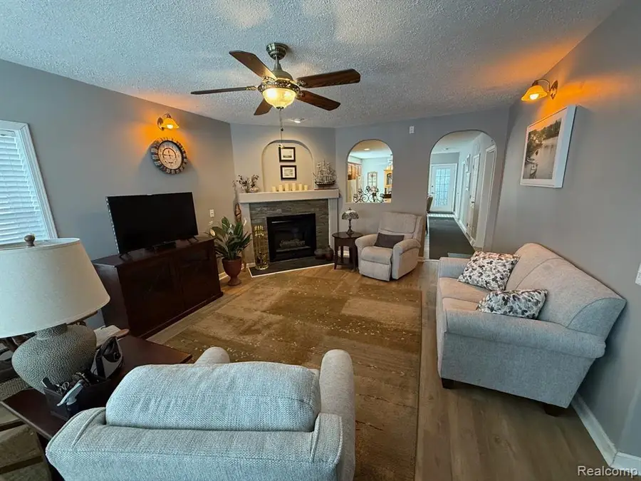 16106 Landcaster Way, Holly, MI 48442 - Image #2