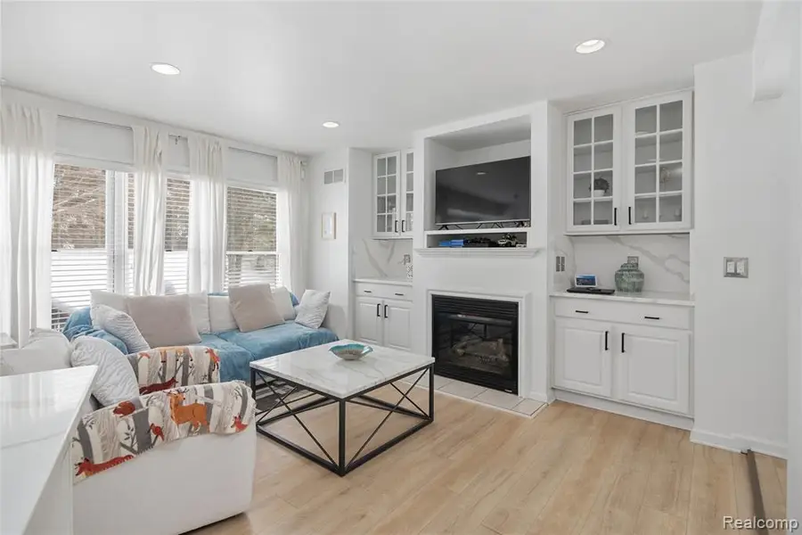 50436 Beechwood, Plymouth, MI  - Image #3