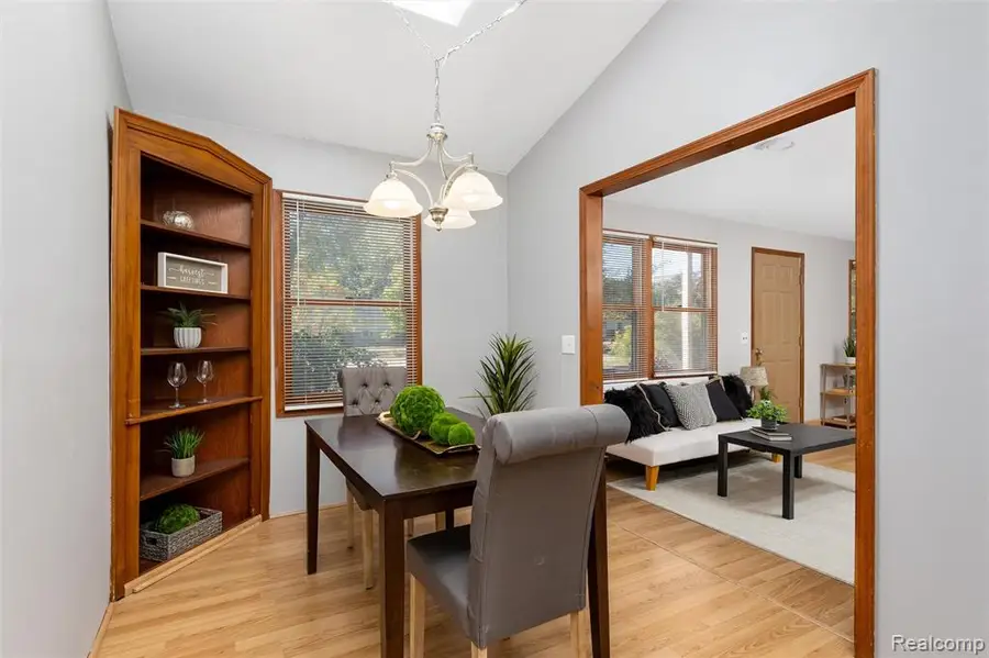 21326 Flanders, Farmington Hills, MI  - Image #2