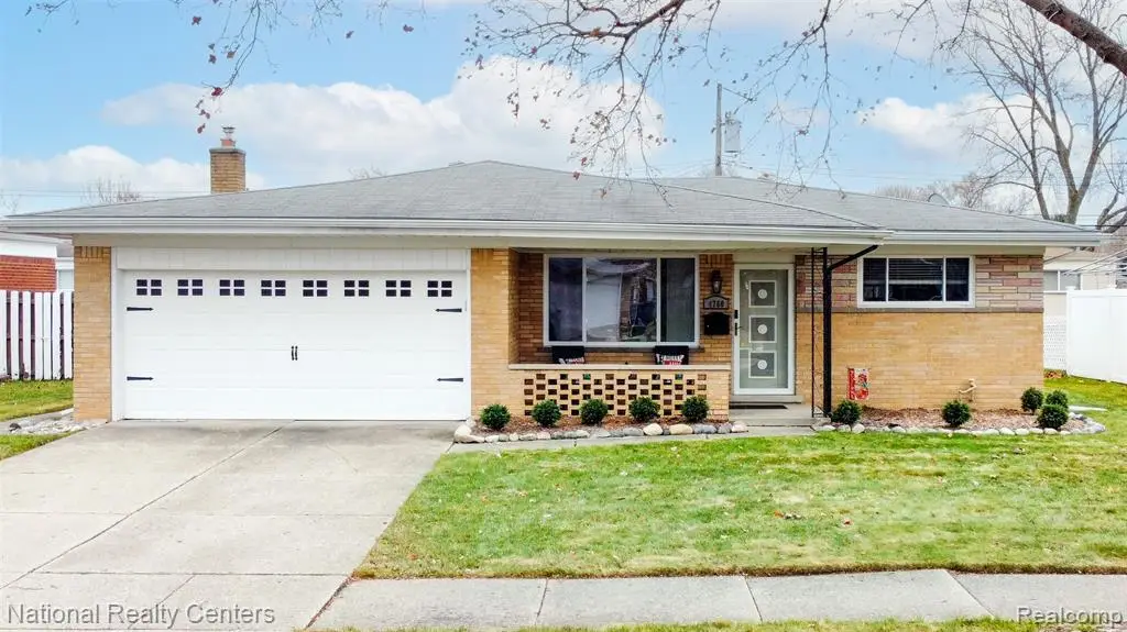 4760 Red Maple, Warren, MI  - #1