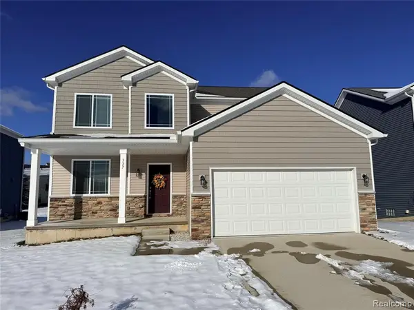 327 Hidden, Holly, MI 