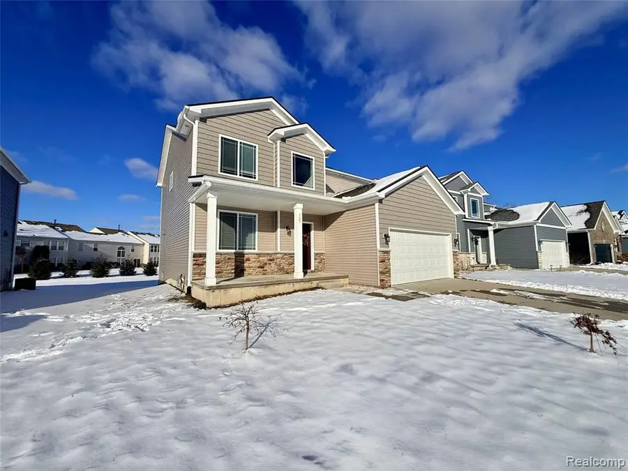 327 Hidden, Holly, MI  - Image #2