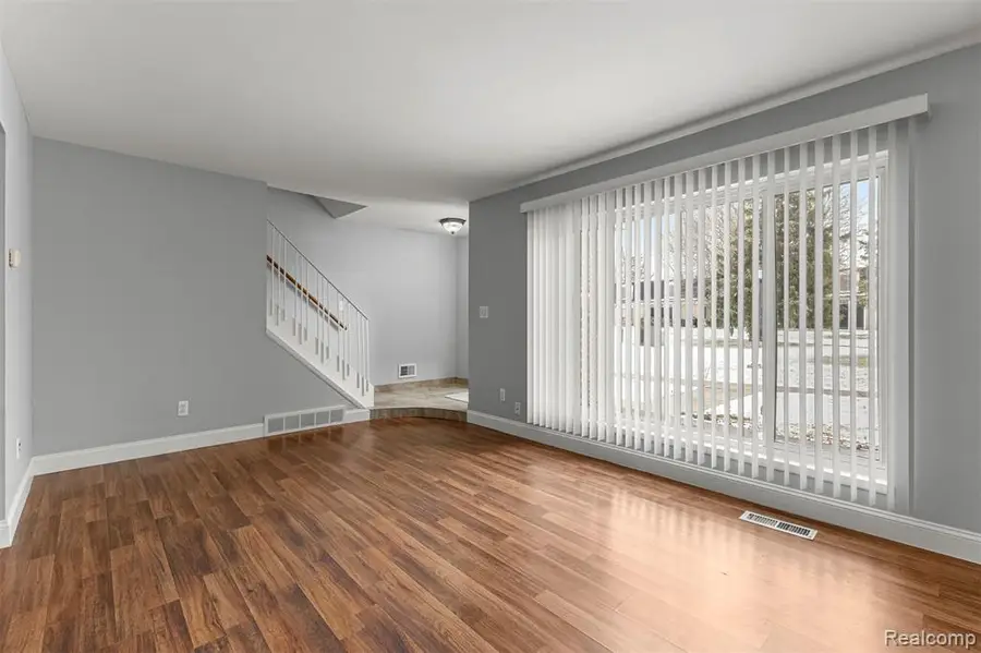 29756 City Center #1, Warren, MI  - Image #3