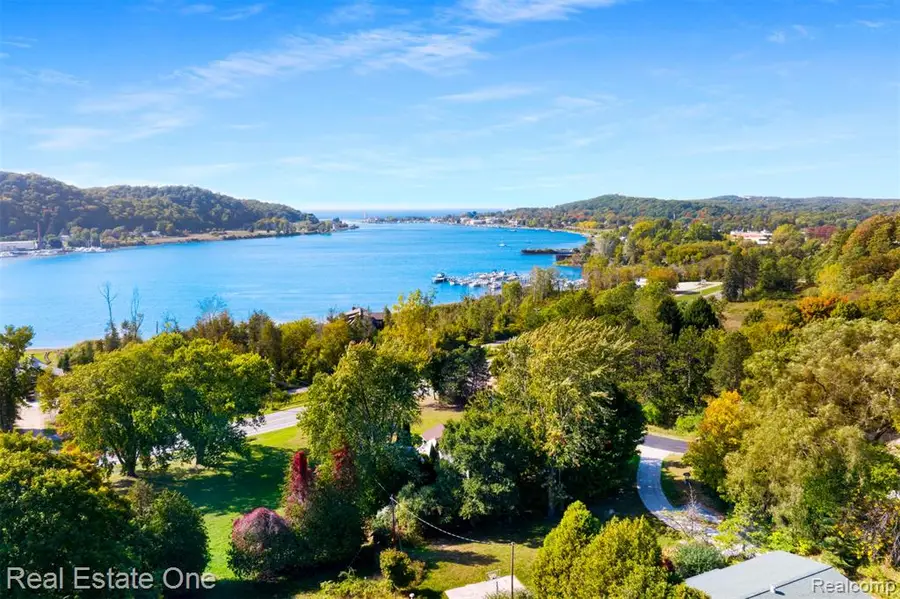 457 Lake, Frankfort, MI  - Image #2