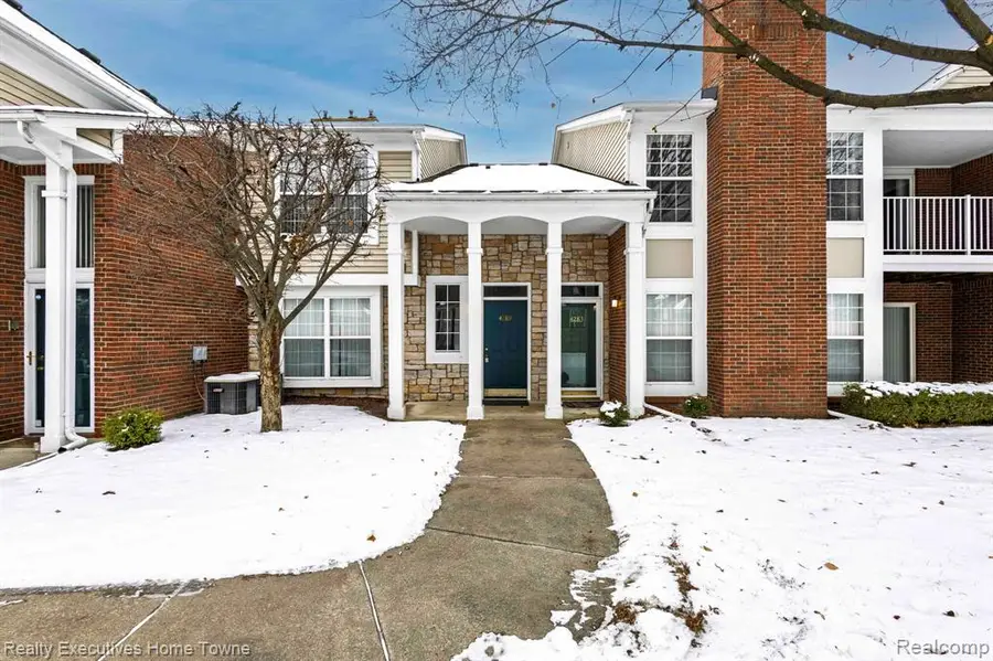 4289 Berkshire, Sterling Heights, MI  - Image #2