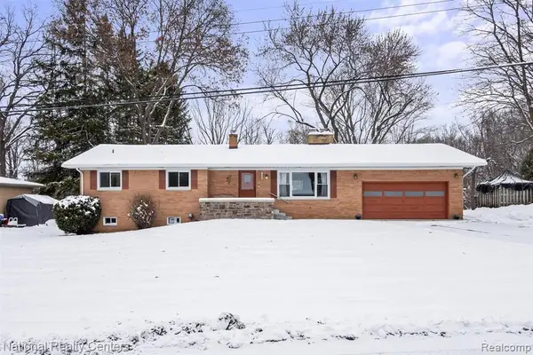 4264 Woodstock, Waterford, MI 