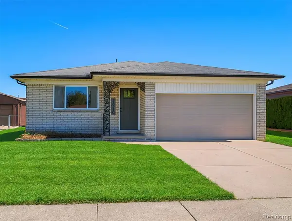 16210 Wellington, Roseville, MI 