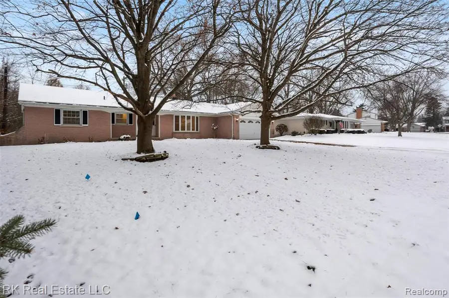 5558 Meadow, Shelby Charter Township, MI  - Image #3