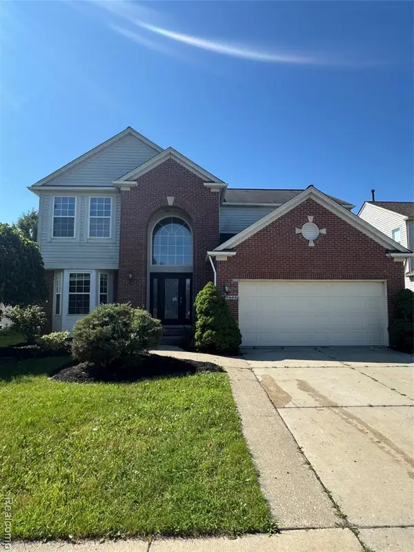 7586 Kensington, Ypsilanti, MI 