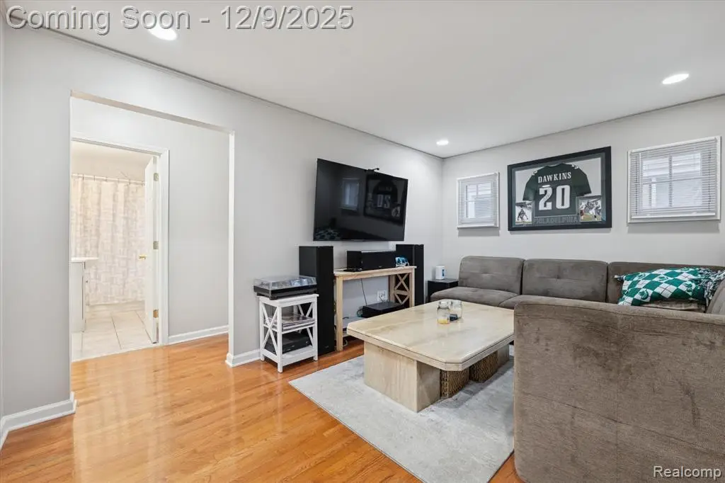 537 Andresen, Hazel Park, MI  - #1