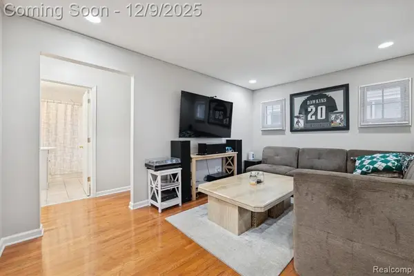 537 Andresen, Hazel Park, MI 