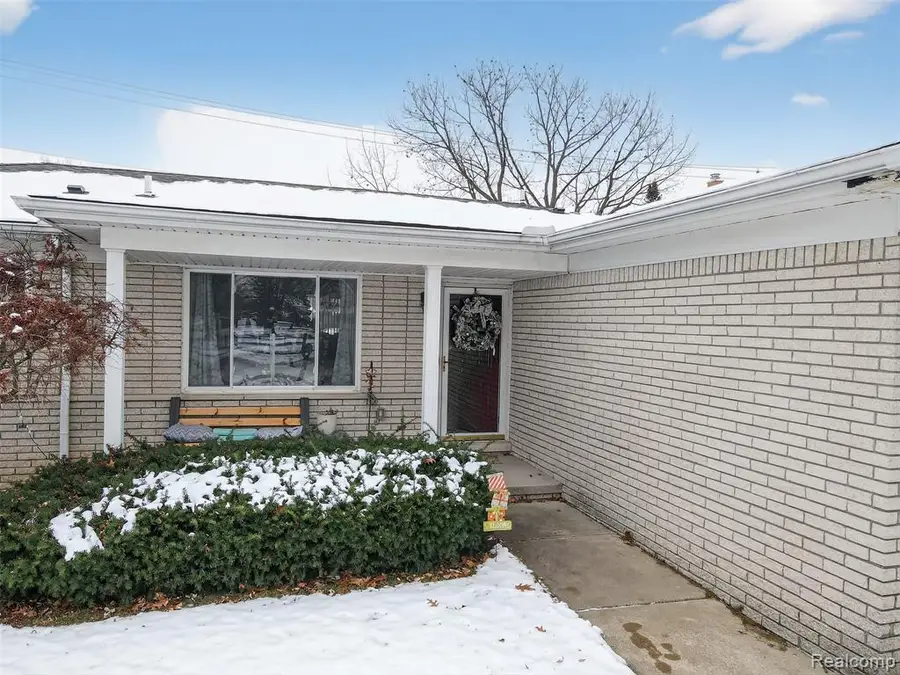 16224 Terra Bella, Clinton Township, MI  - Image #2