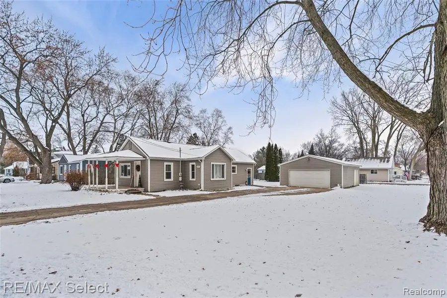 2253 Russell, Grand Blanc, MI  - Image #3