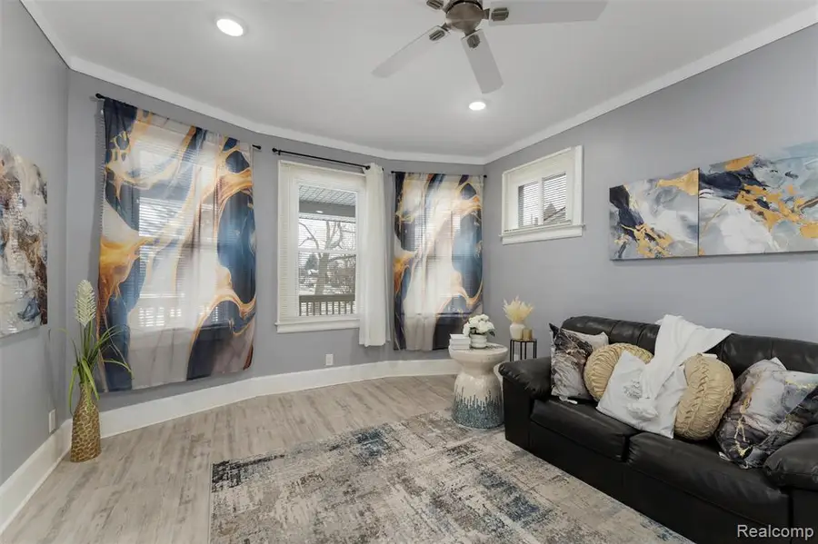 4411 Iroquois, Detroit, MI  - #3