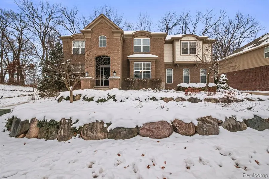 146 Crosbie, Lake Orion, MI  - Image #2