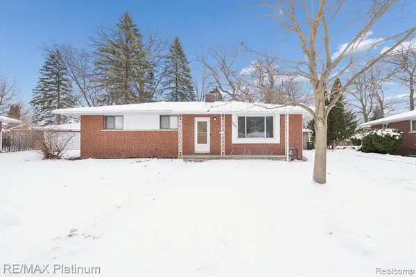 707 Briarwood, Fenton, MI 