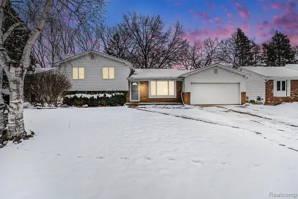 5023 Spring Well, Grand Blanc, MI 