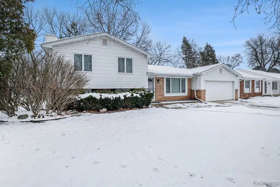 5023 Spring Well, Grand Blanc, MI  - Image #3