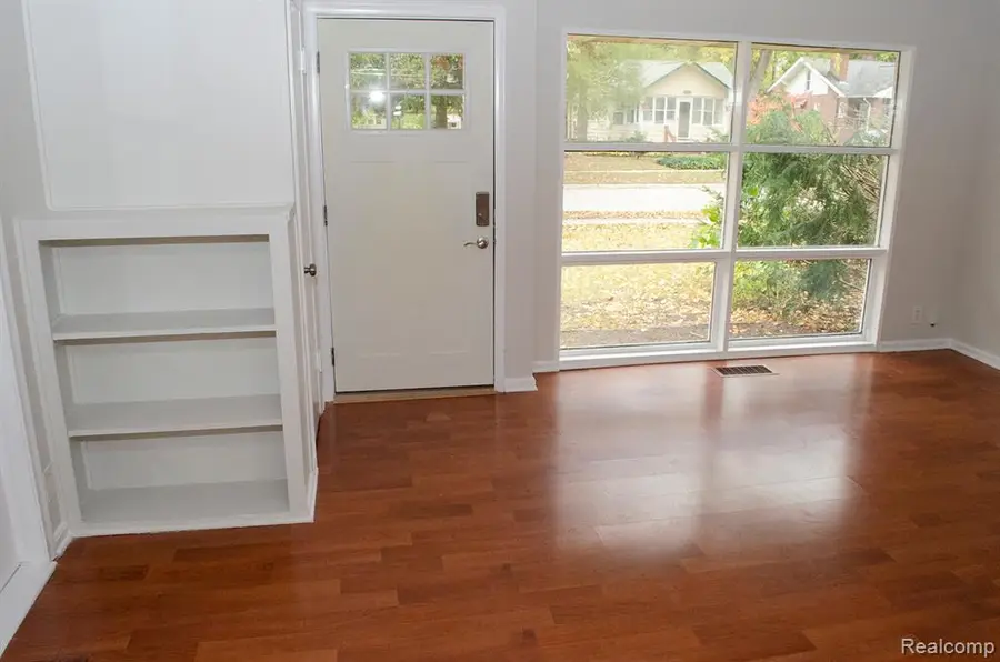 24481 Republic, Oak Park, MI  - Image #3