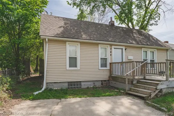 744 Saint Clair, Pontiac, MI 48340