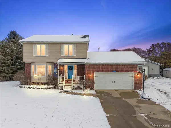 3373 Glover, Almont, MI 