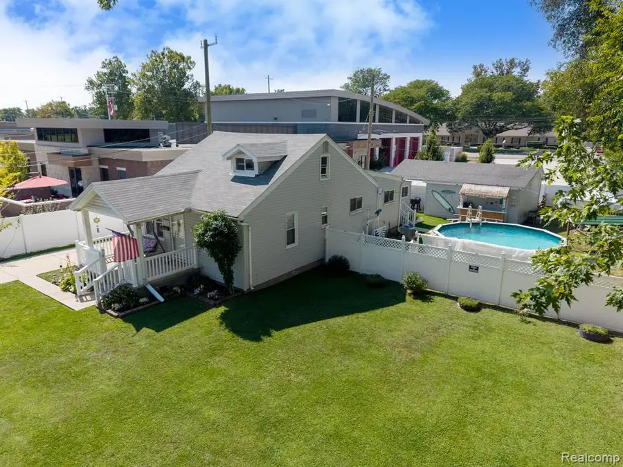 18435 Glenmore, Redford, MI  - Image #3