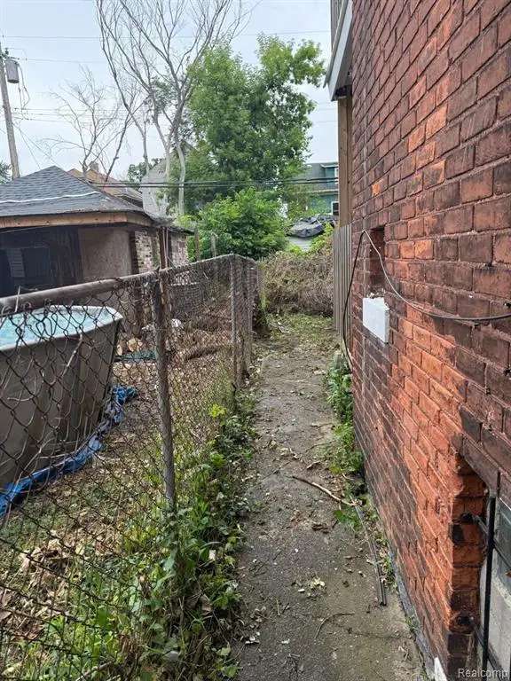 20401 Greeley, Detroit, MI 48203 - #2