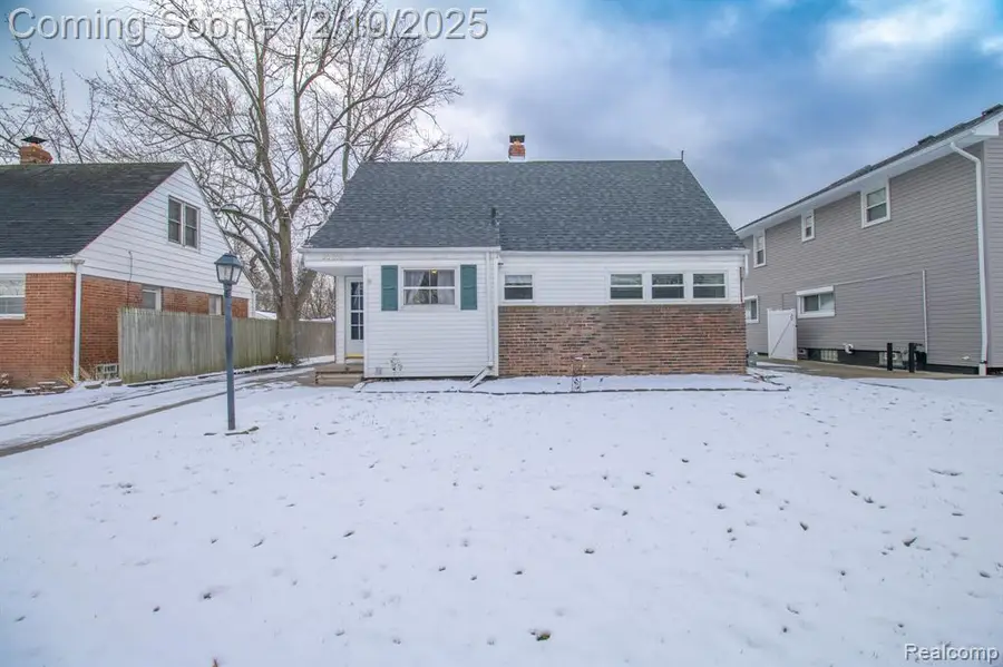 20000 Lancaster, Harper Woods, MI  - #2