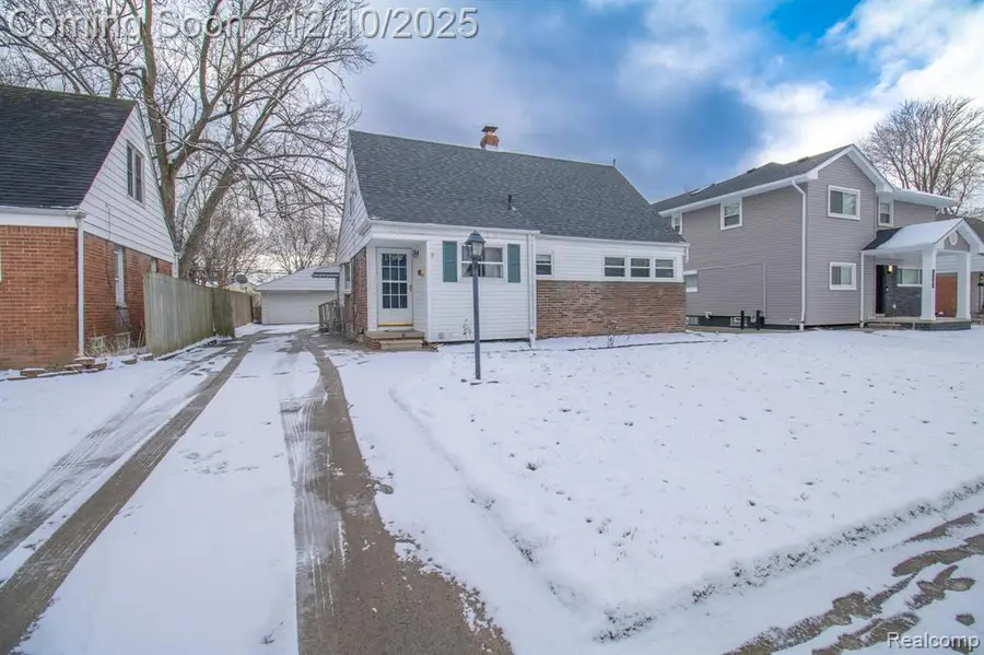 20000 Lancaster, Harper Woods, MI  - #3