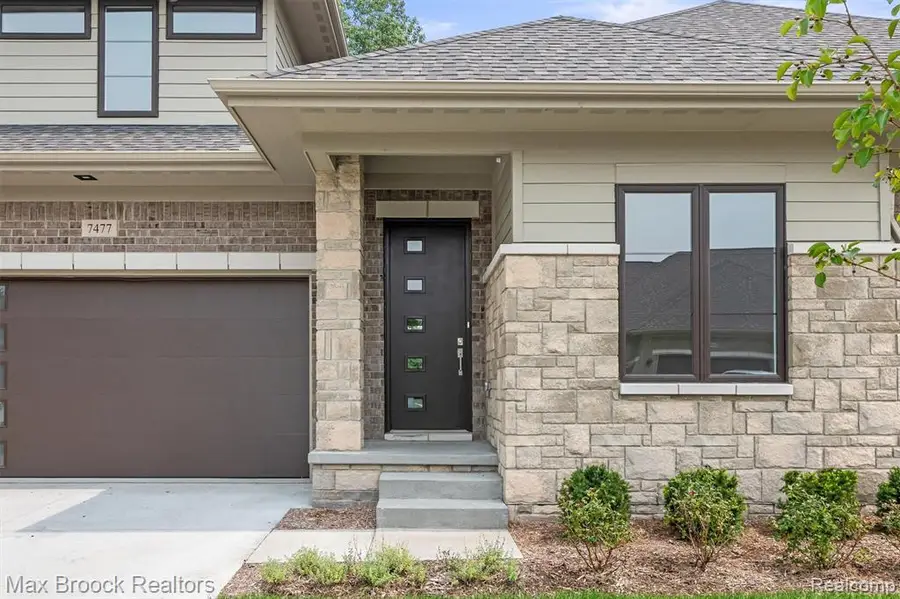 7477 Gramercy #17, West Bloomfield, MI  - Image #3