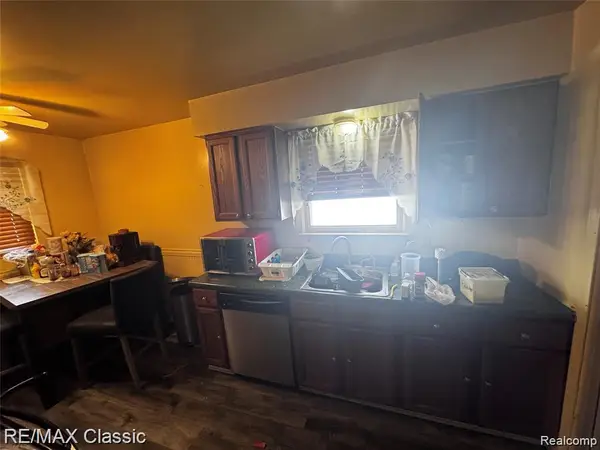 19930 Gaylord, Redford, MI 