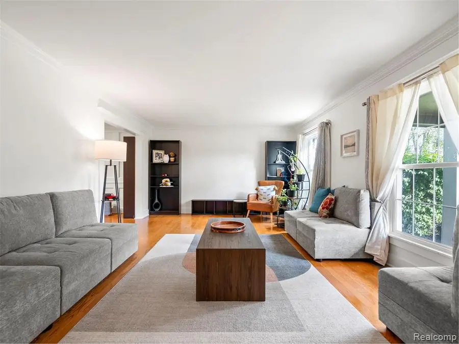 19938 S Waltham, Beverly Hills, MI  - Image #2