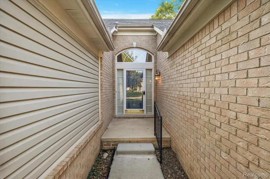 44119 Kendyl, Sterling Heights, MI  - Image #3