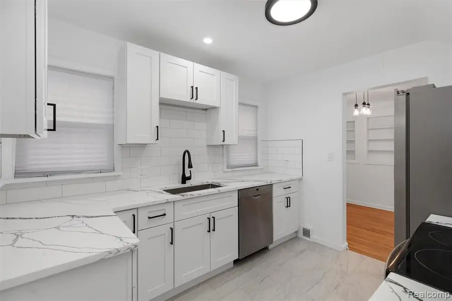 11314 Hazelton, Redford, MI  - Image #2