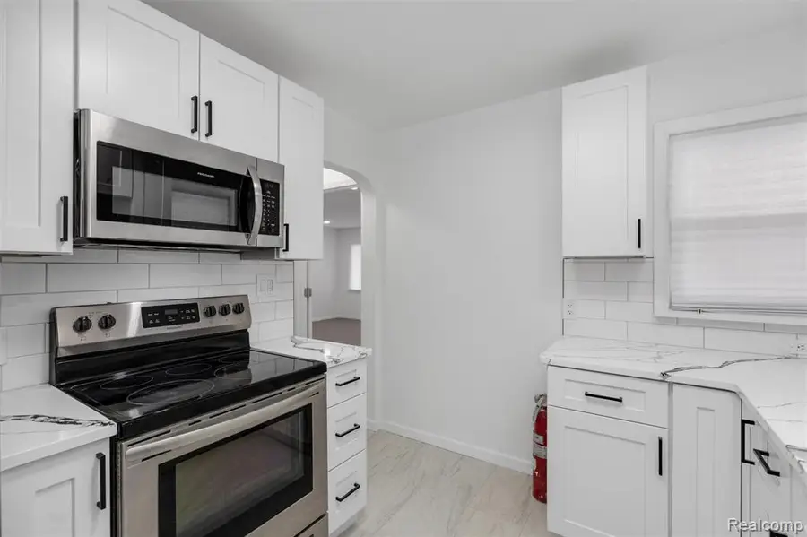 11314 Hazelton, Redford, MI  - Image #3