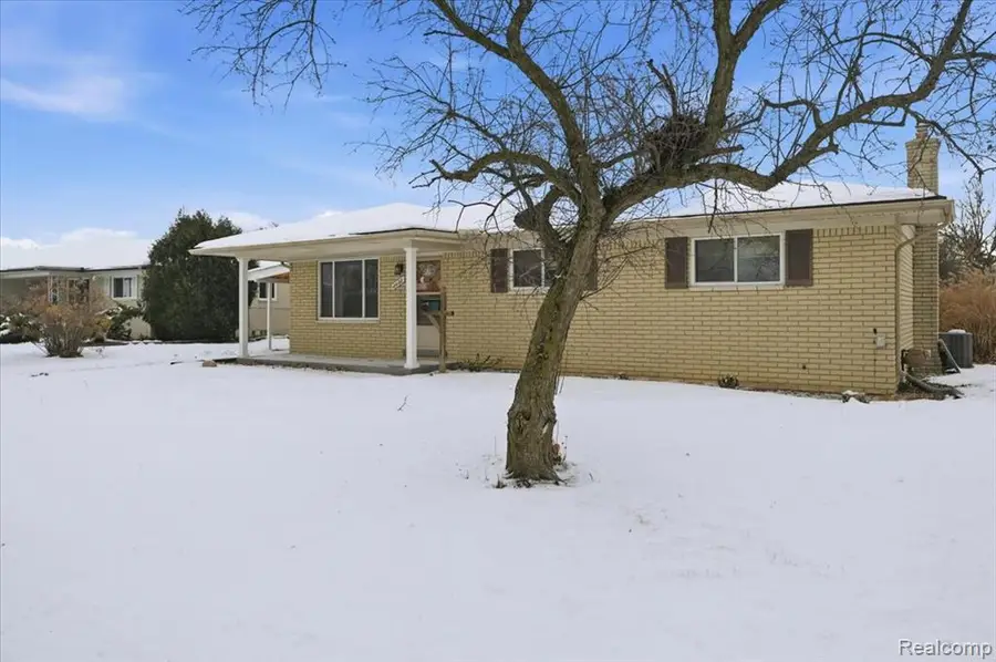 2938 Fox Hill, Sterling Heights, MI 48310 - #2