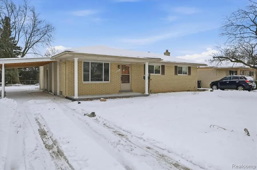 2938 Fox Hill, Sterling Heights, MI 48310 - #3