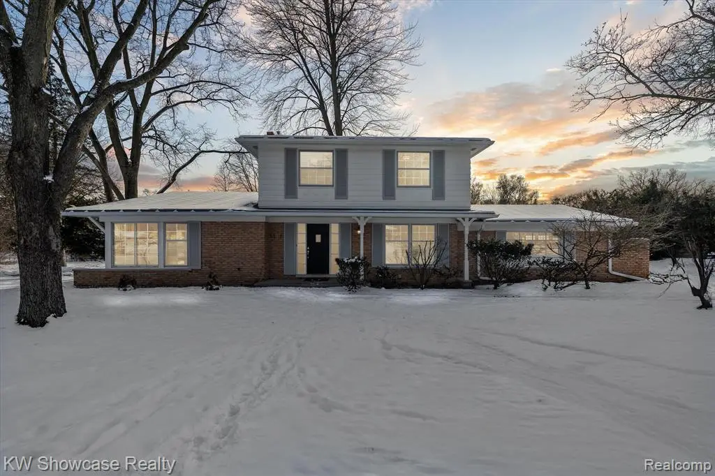 5241 S Pebblecreek, West Bloomfield, MI  - Image #1